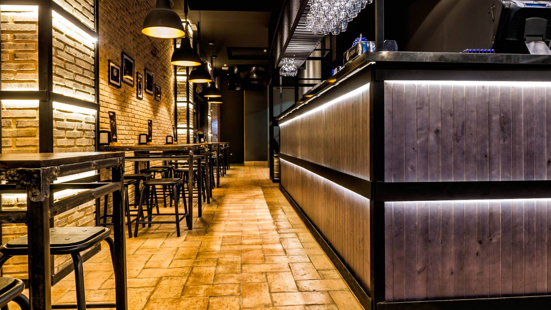 La clave del éxito de un proyecto de bar o restaurante: la barra - Solida  Equipamiento Integral