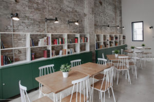 Cafeterías-librería en Valencia: La arquitectura de los espacios multiusos - 022 estudio